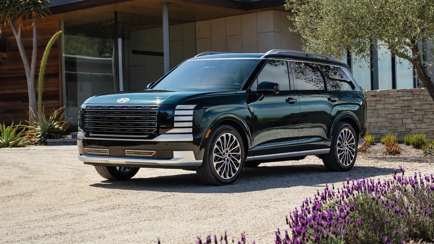 2026 Hyundai Palisade parked in driveway