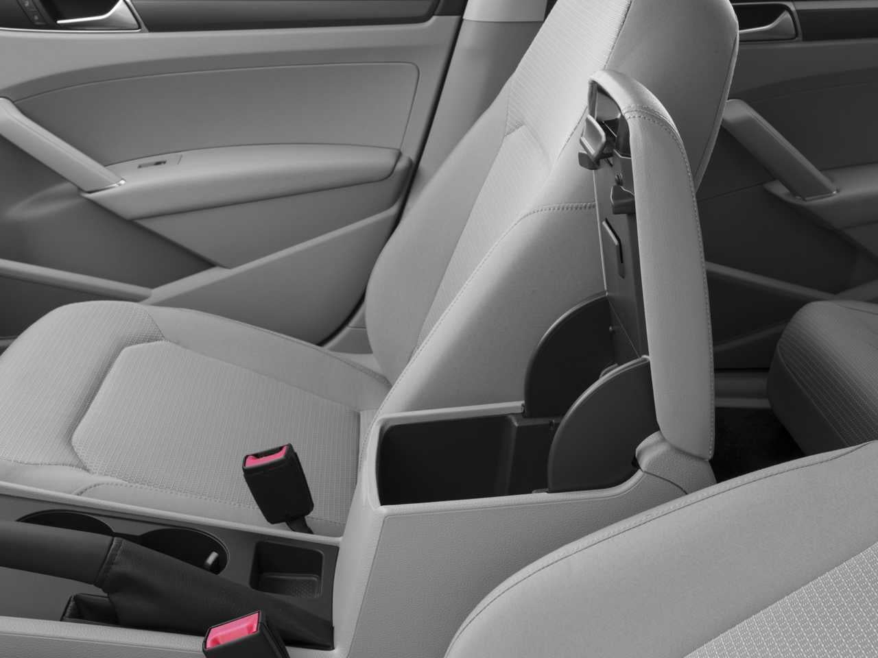 2017 Volkswagen Passat R-Line w/Comfort Pkg