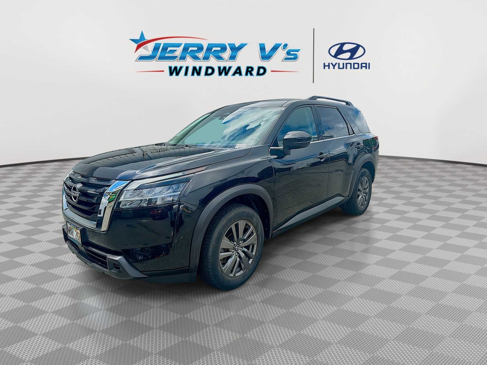 2022 Nissan Pathfinder SV