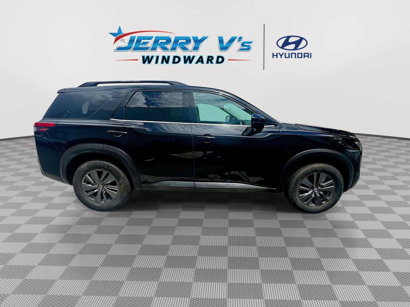 2022 Nissan Pathfinder SV