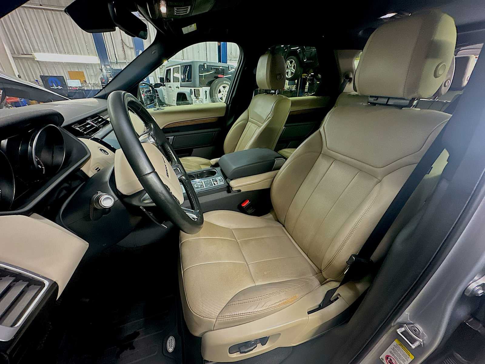 2018 Land Rover Discovery SE