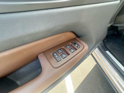 2024 Volvo XC60 Recharge Plug-In Hybrid Plus Dark Theme