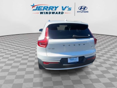 2023 Volvo XC40 Plus Bright Theme