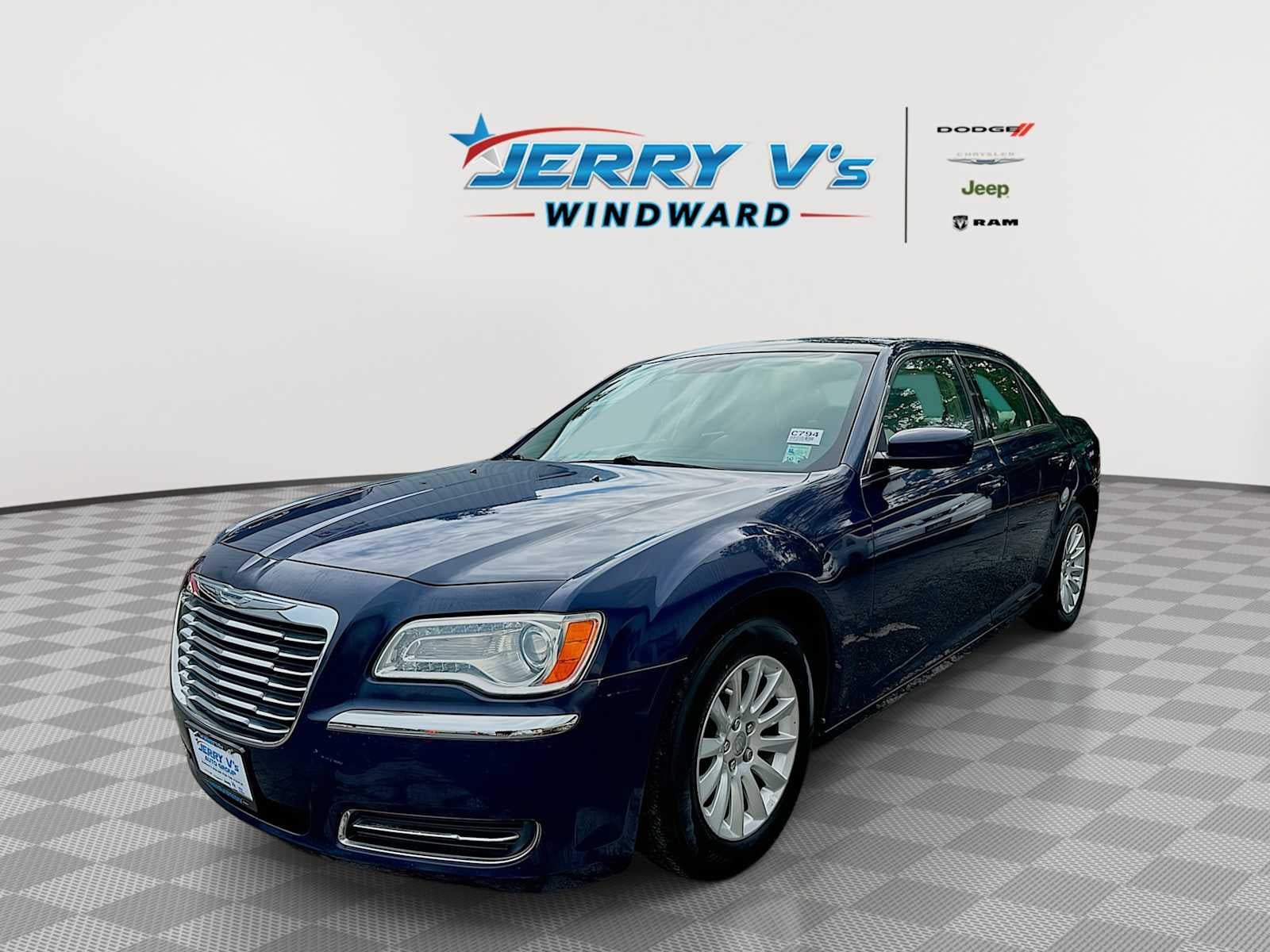 2014 Chrysler 300 4dr Sdn RWD