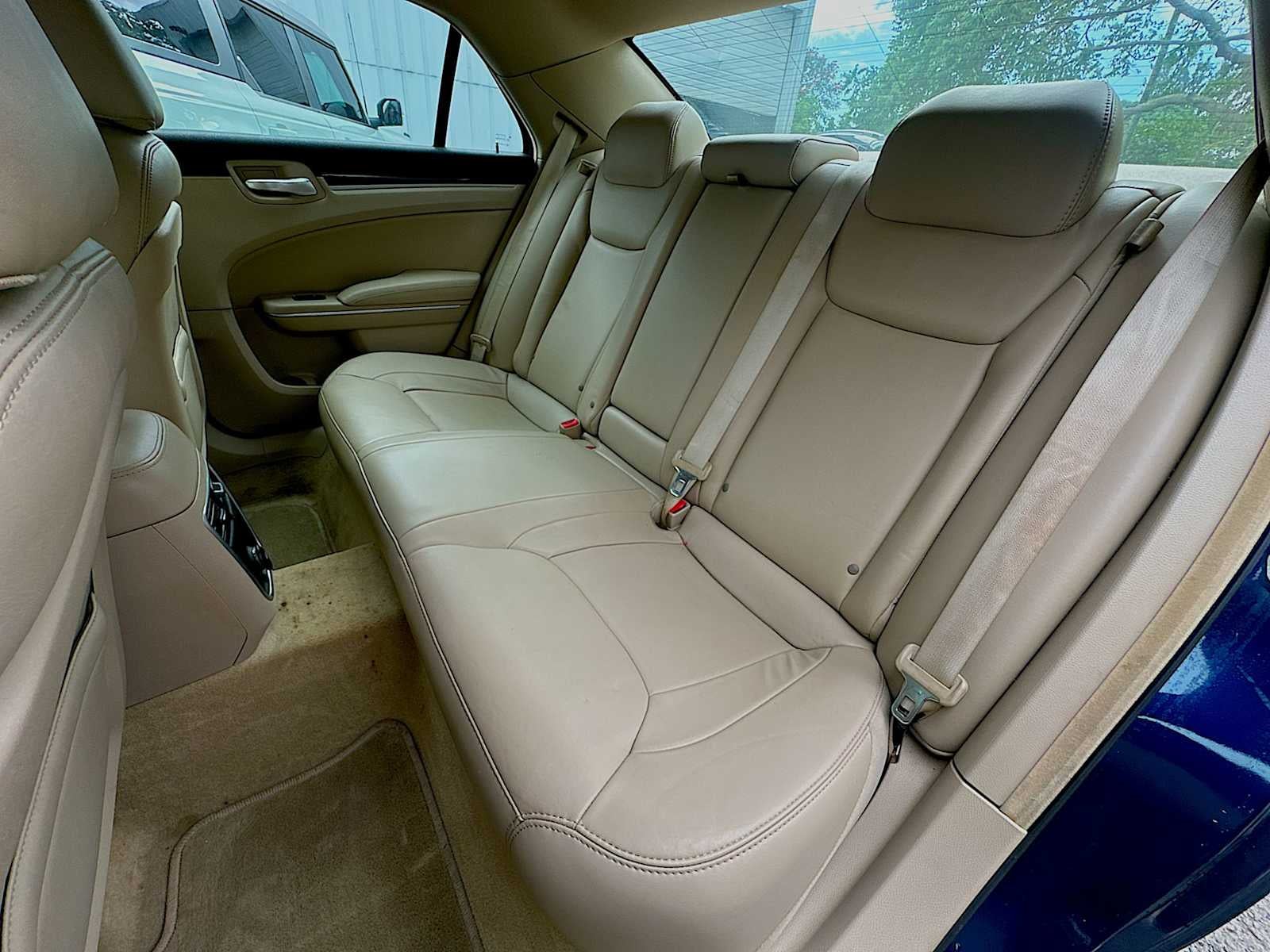 2014 Chrysler 300 4dr Sdn RWD