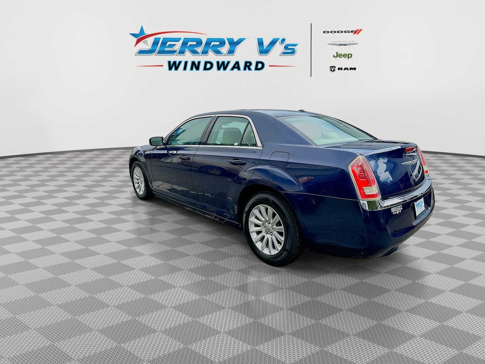 2014 Chrysler 300 4dr Sdn RWD