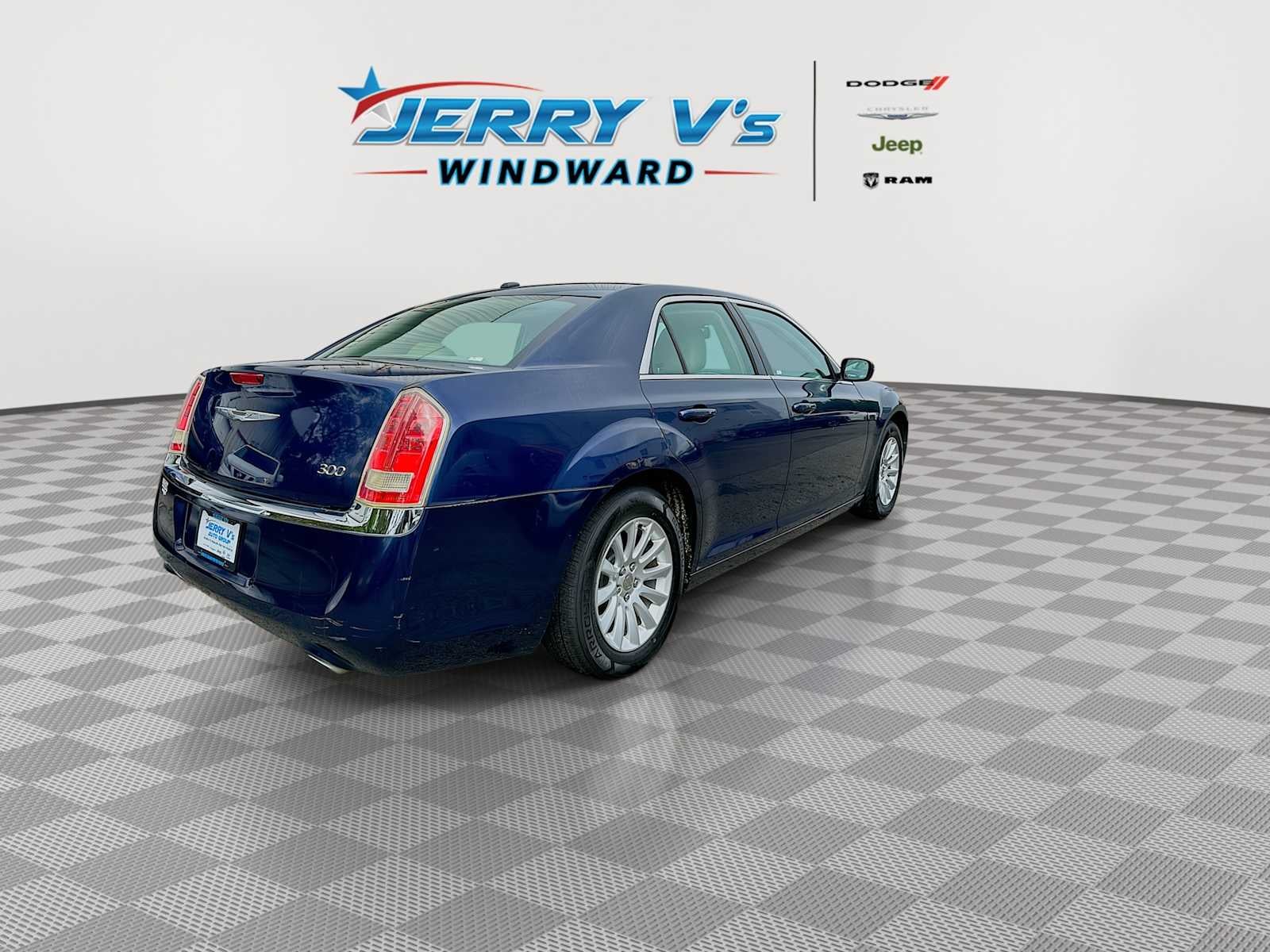 2014 Chrysler 300 4dr Sdn RWD