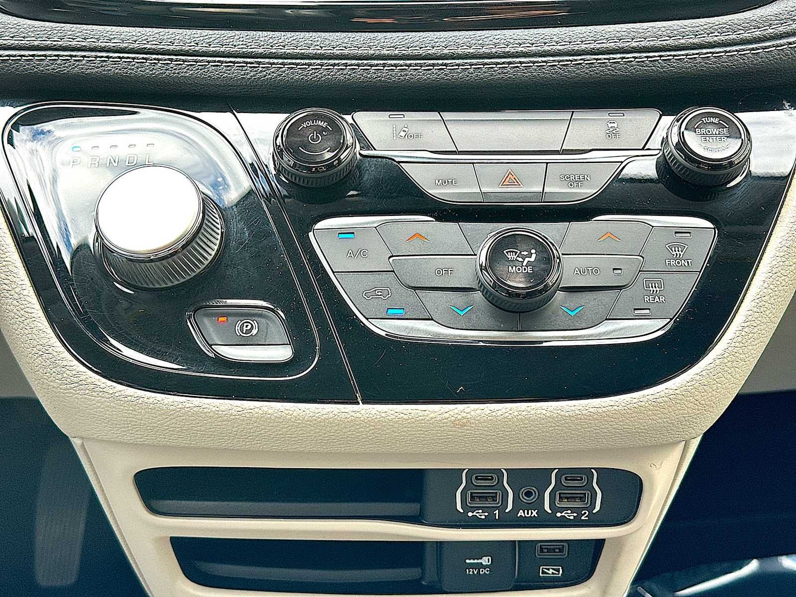 2022 Chrysler Pacifica Hybrid Touring L