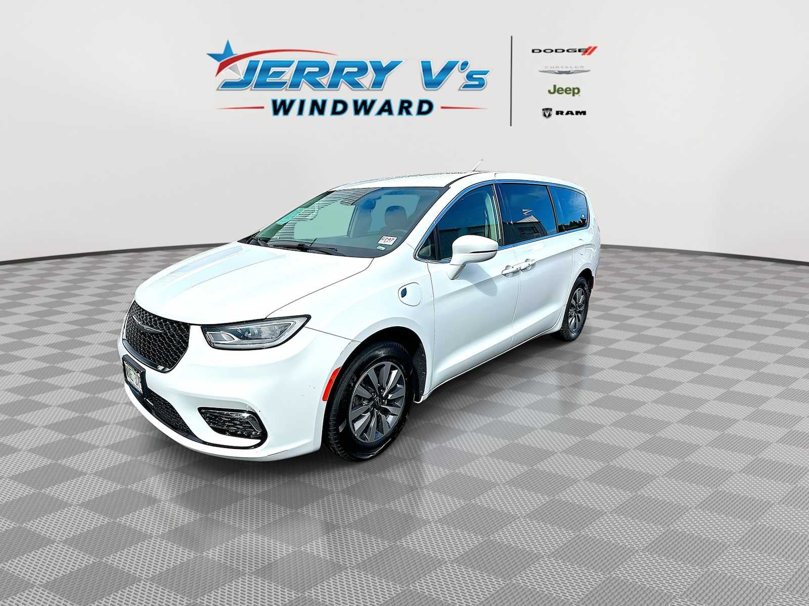 2022 Chrysler Pacifica Hybrid Touring L