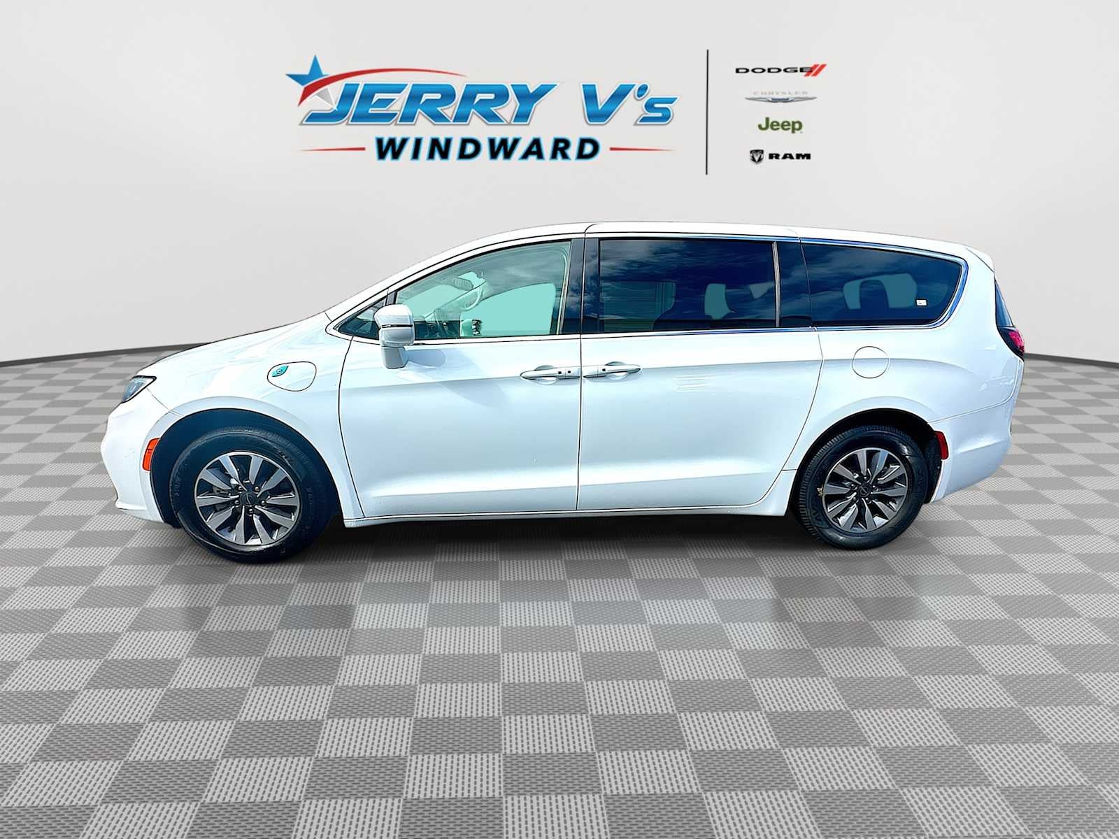 2022 Chrysler Pacifica Hybrid Touring L
