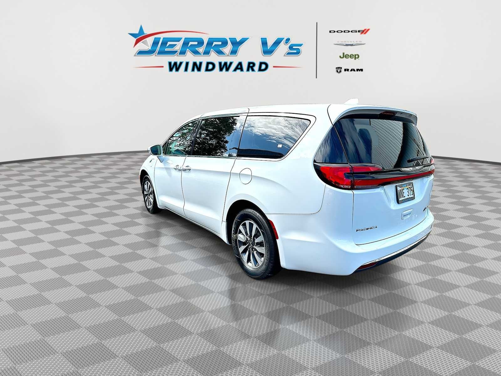 2022 Chrysler Pacifica Hybrid Touring L