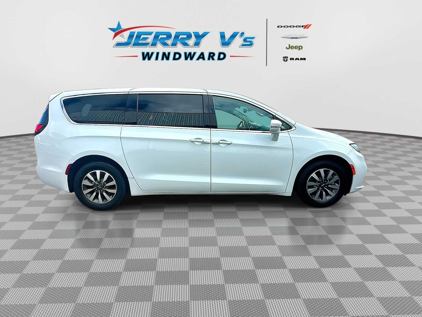 2022 Chrysler Pacifica Hybrid Touring L
