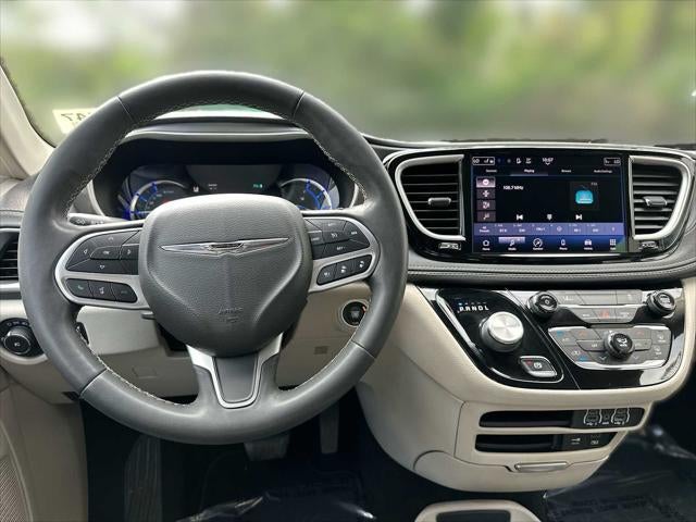 2022 Chrysler Pacifica Hybrid Touring L