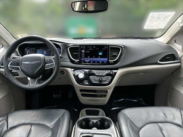 2022 Chrysler Pacifica Hybrid Touring L