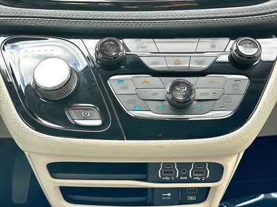 2022 Chrysler Pacifica Hybrid Touring L