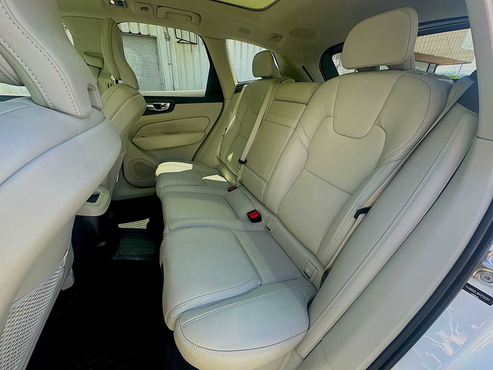 2021 Volvo XC60 Recharge Plug-In Hybrid T8 Inscription