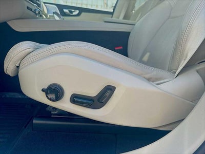 2021 Volvo XC60 Recharge Plug-In Hybrid T8 Inscription