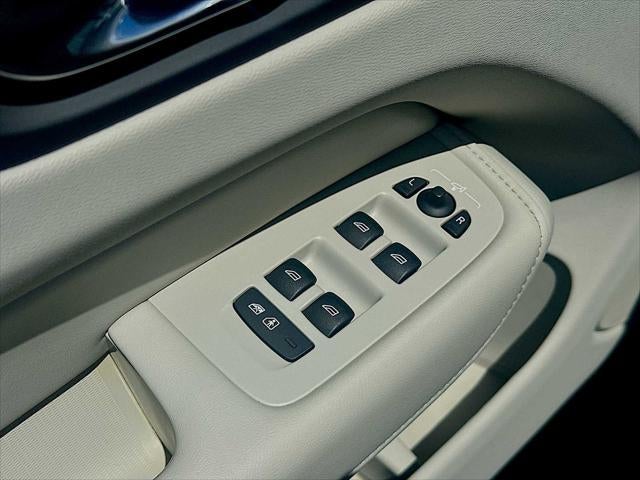 2021 Volvo XC60 Recharge Plug-In Hybrid T8 Inscription