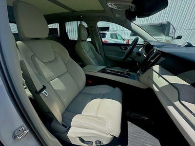 2021 Volvo XC60 Recharge Plug-In Hybrid T8 Inscription