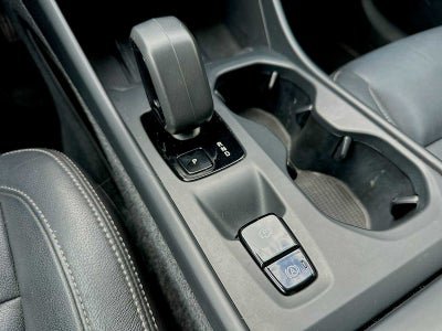 2024 Volvo XC40 B5 Core Dark Theme