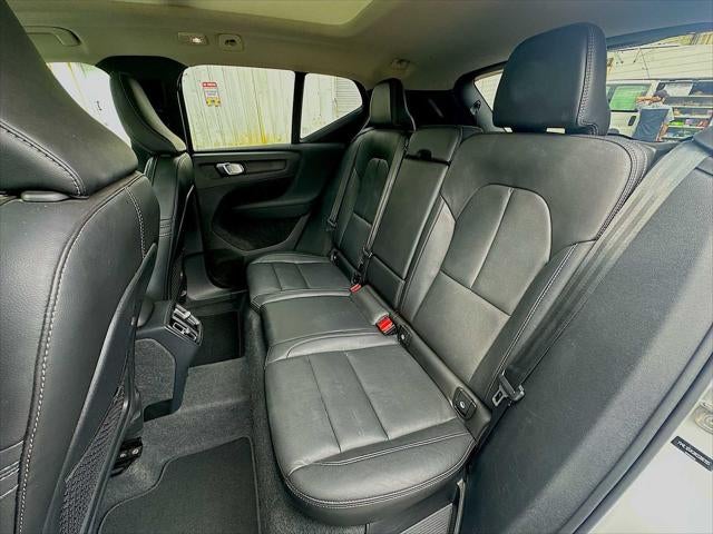 2024 Volvo XC40 B5 Core Dark Theme