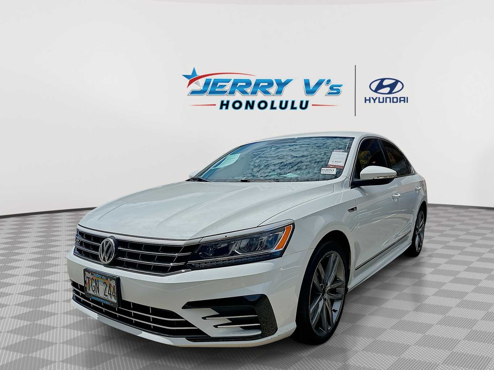 2017 Volkswagen Passat R-Line w/Comfort Pkg
