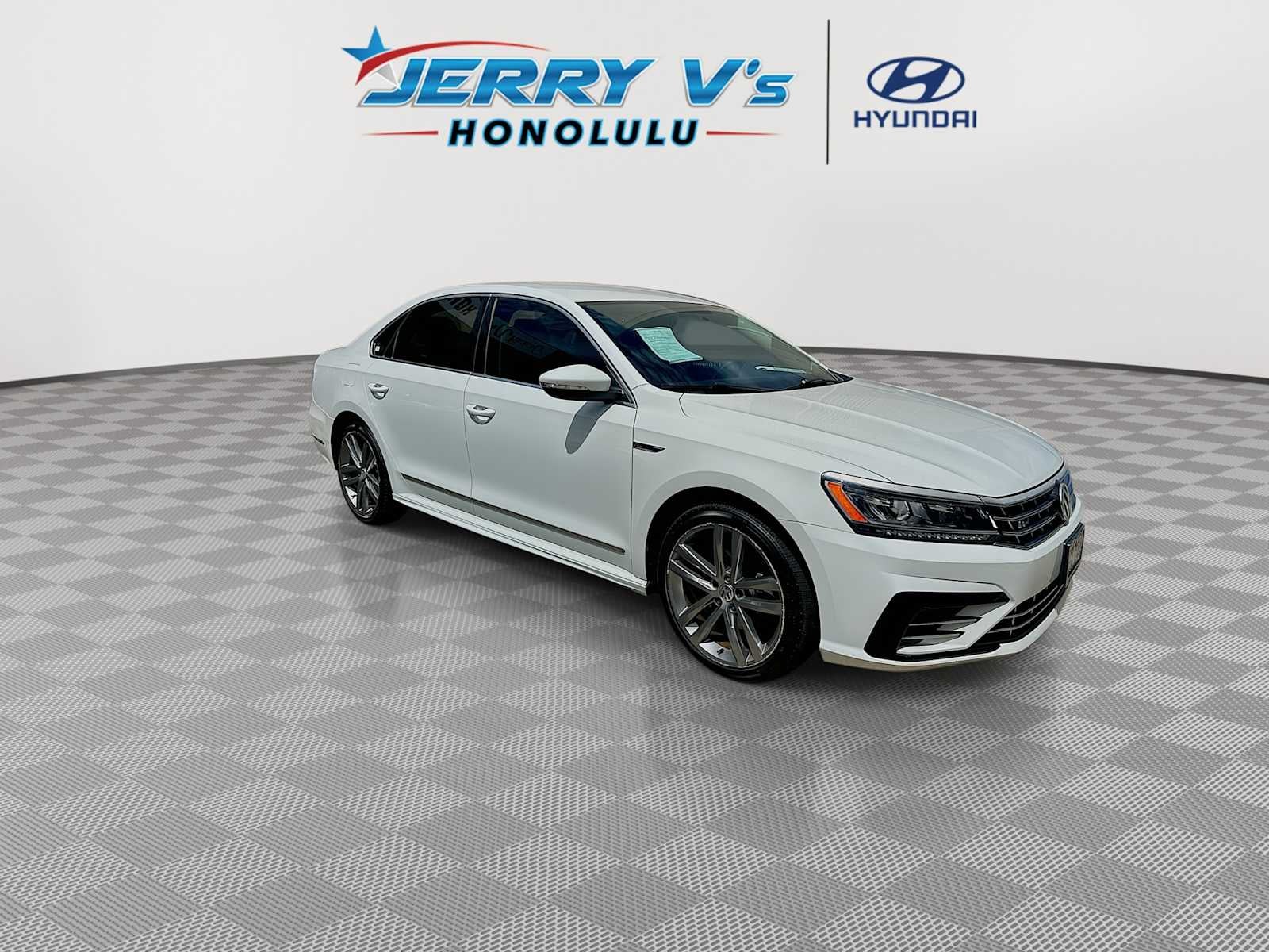2017 Volkswagen Passat R-Line w/Comfort Pkg