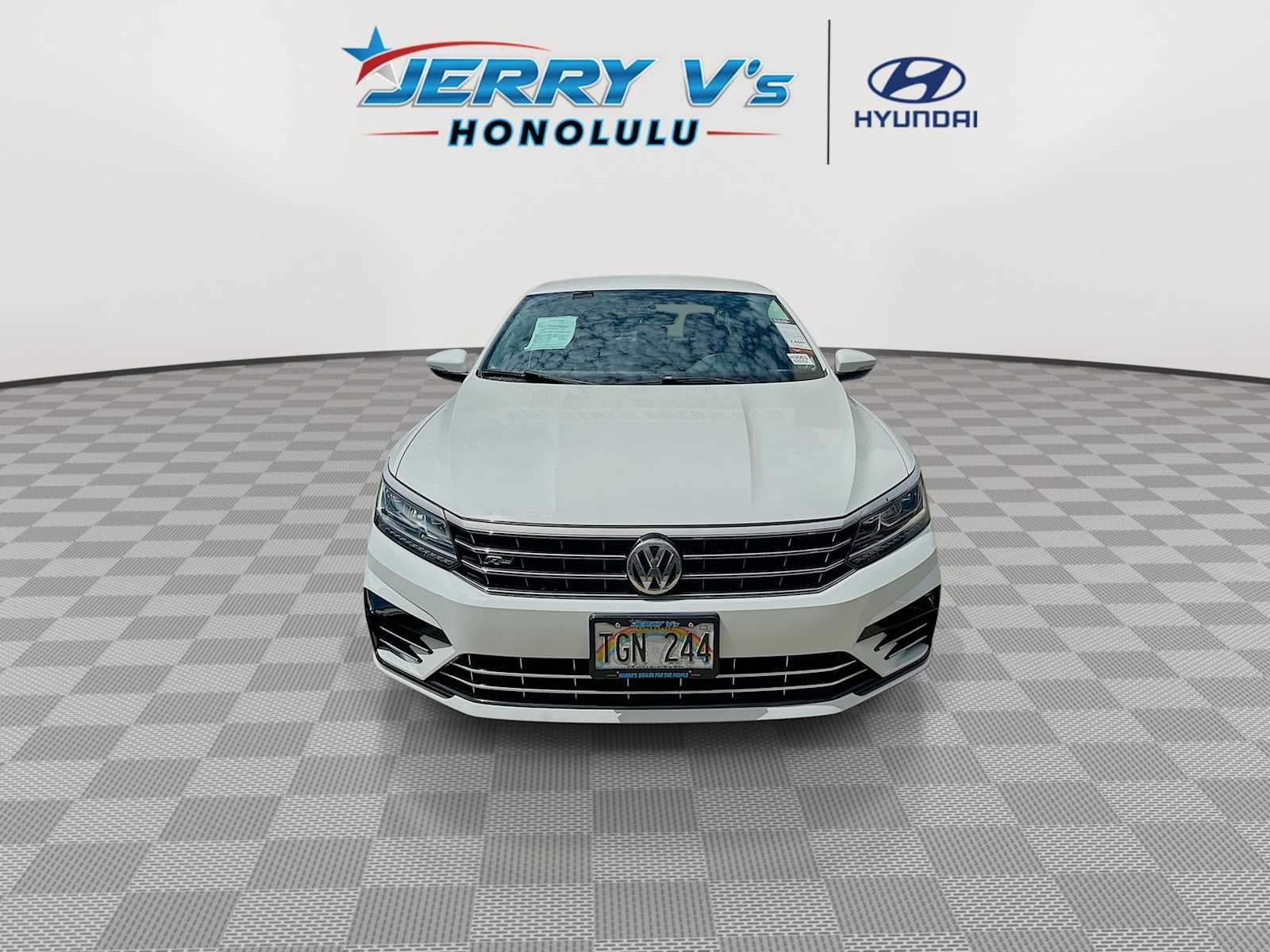 2017 Volkswagen Passat R-Line w/Comfort Pkg