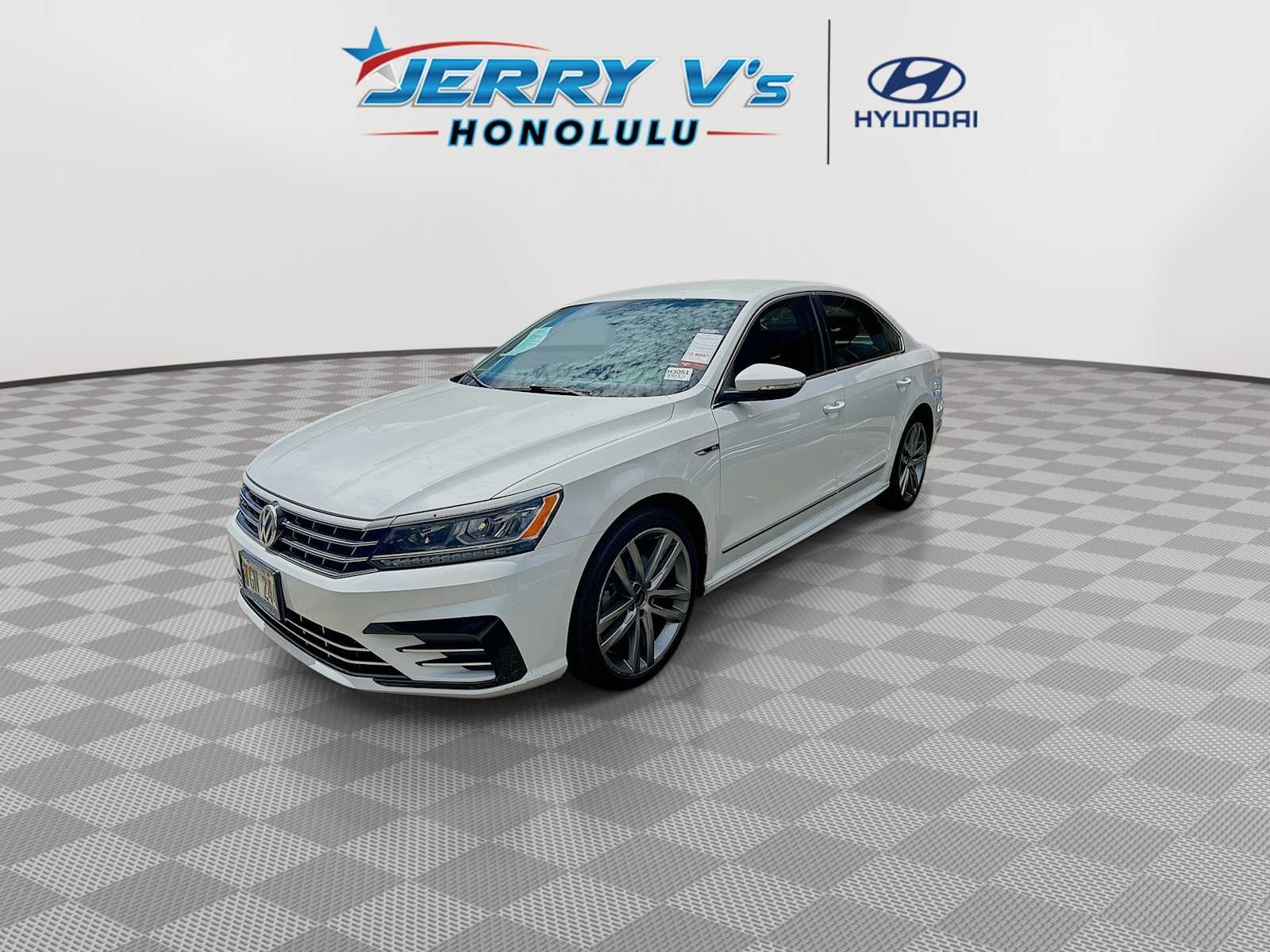 2017 Volkswagen Passat R-Line w/Comfort Pkg