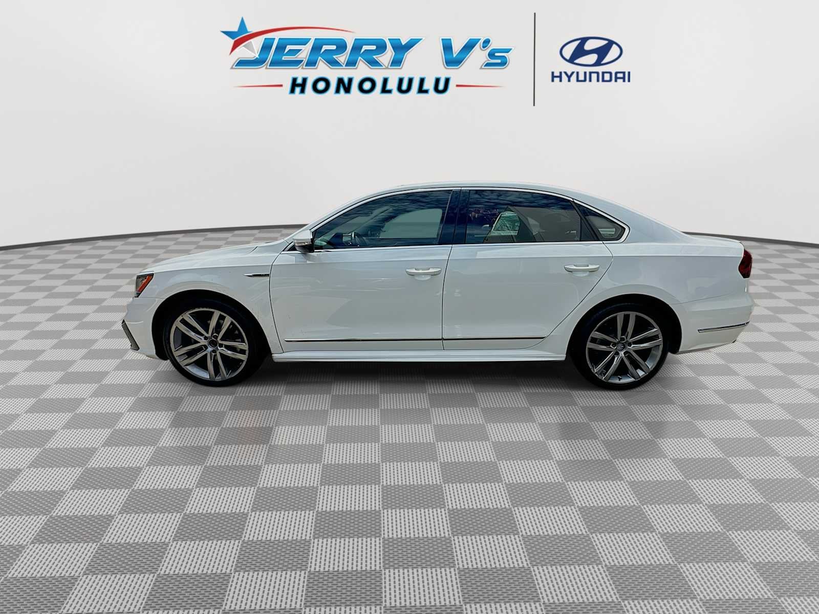 2017 Volkswagen Passat R-Line w/Comfort Pkg