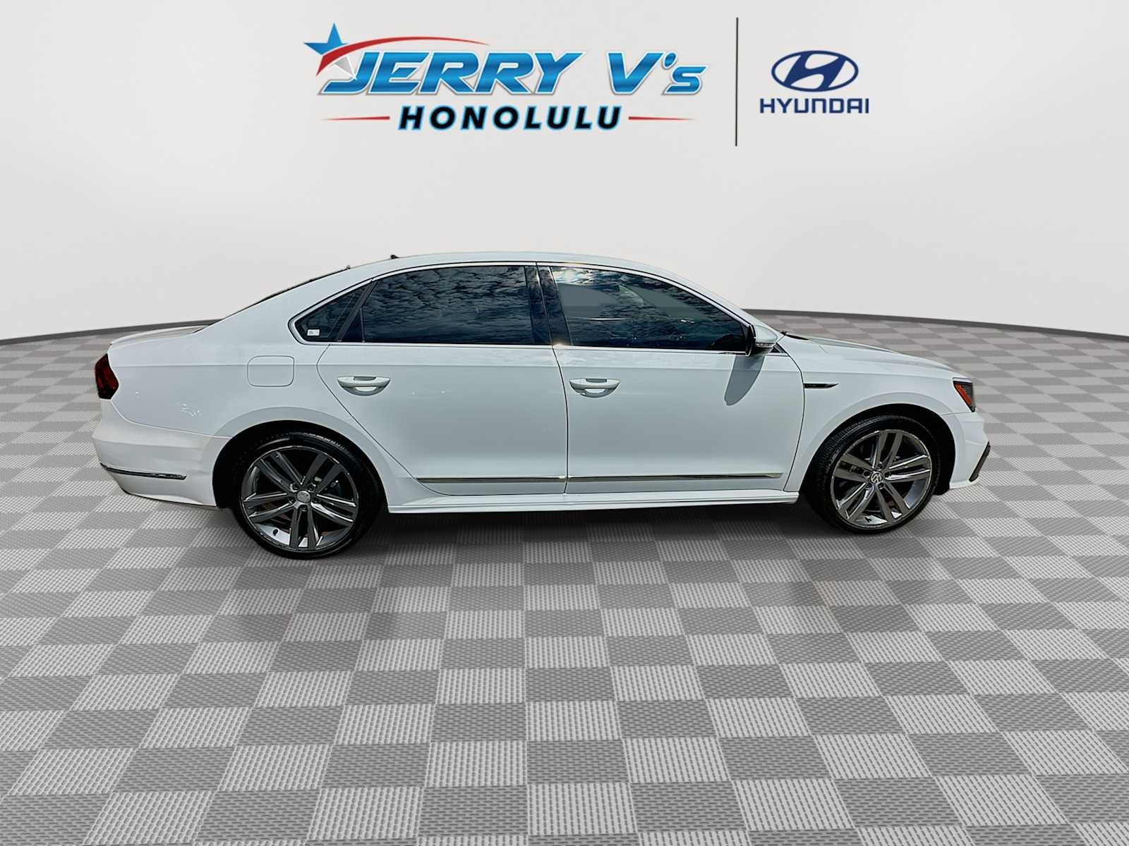 2017 Volkswagen Passat R-Line w/Comfort Pkg