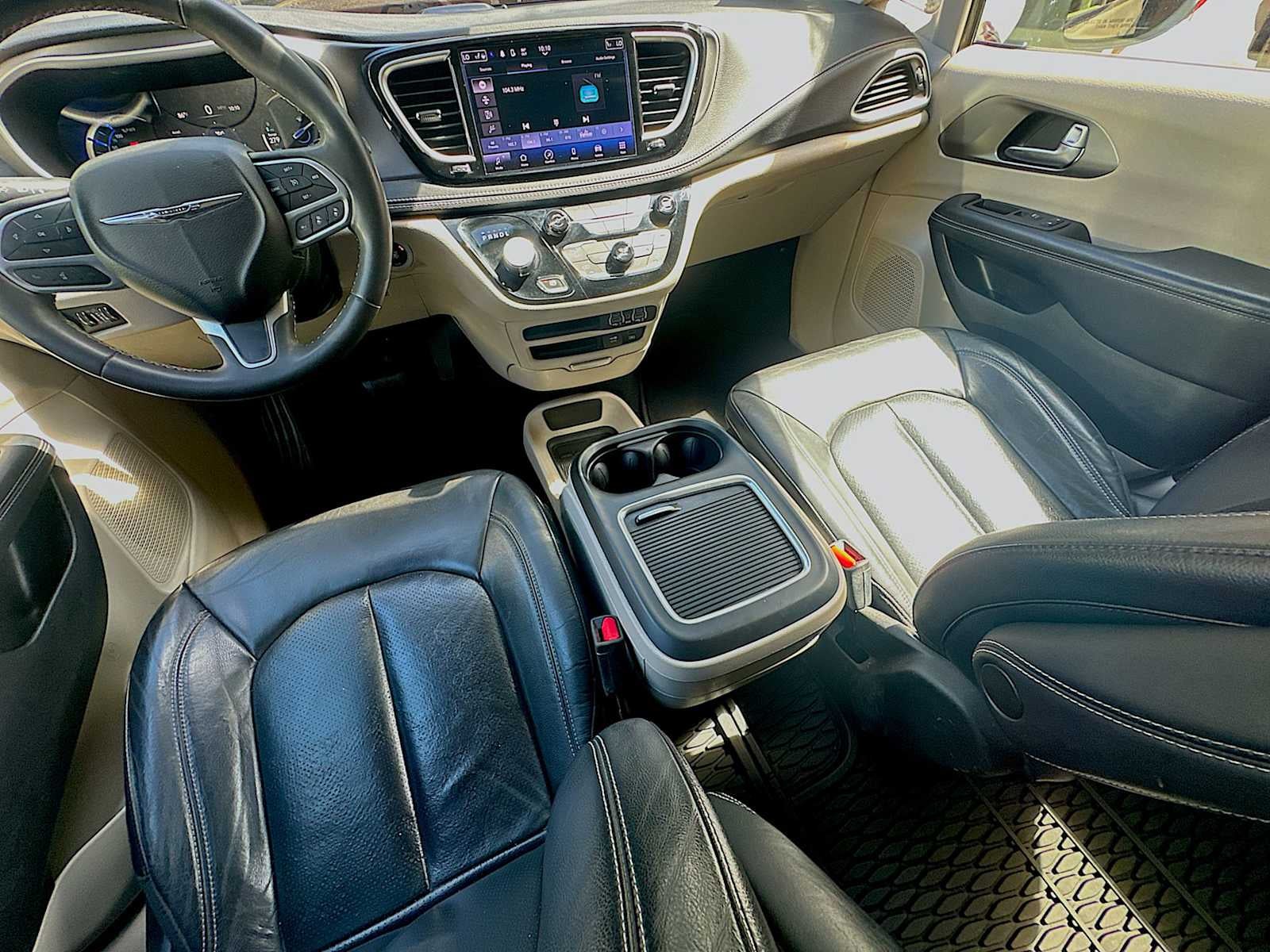 2022 Chrysler Pacifica Hybrid Touring L