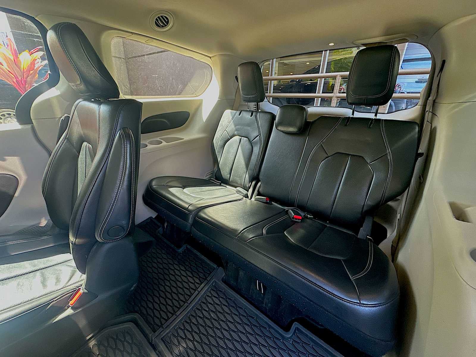 2022 Chrysler Pacifica Hybrid Touring L