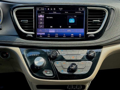 2022 Chrysler Pacifica Hybrid Touring L