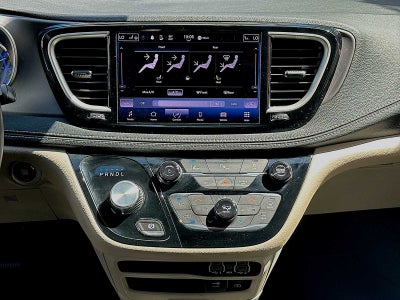 2022 Chrysler Pacifica Hybrid Touring L