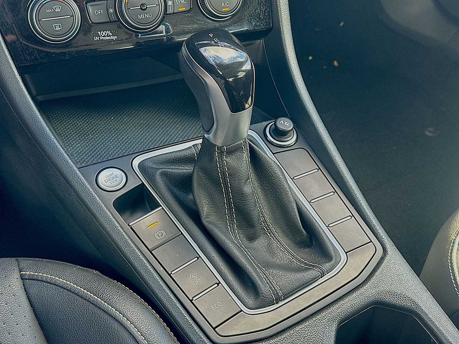 2024 Volkswagen Jetta SE - Photo 11