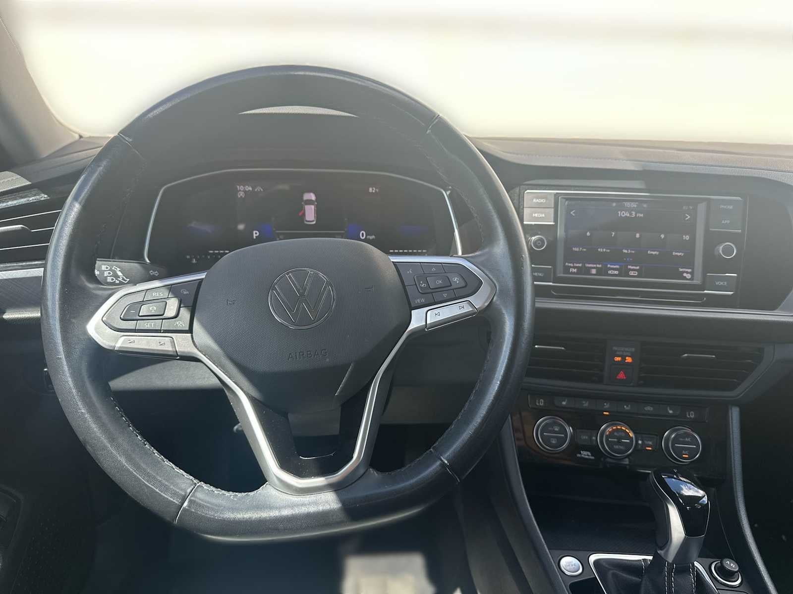 2024 Volkswagen Jetta SE - Photo 2