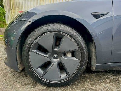 2023 Tesla Model 3 RWD