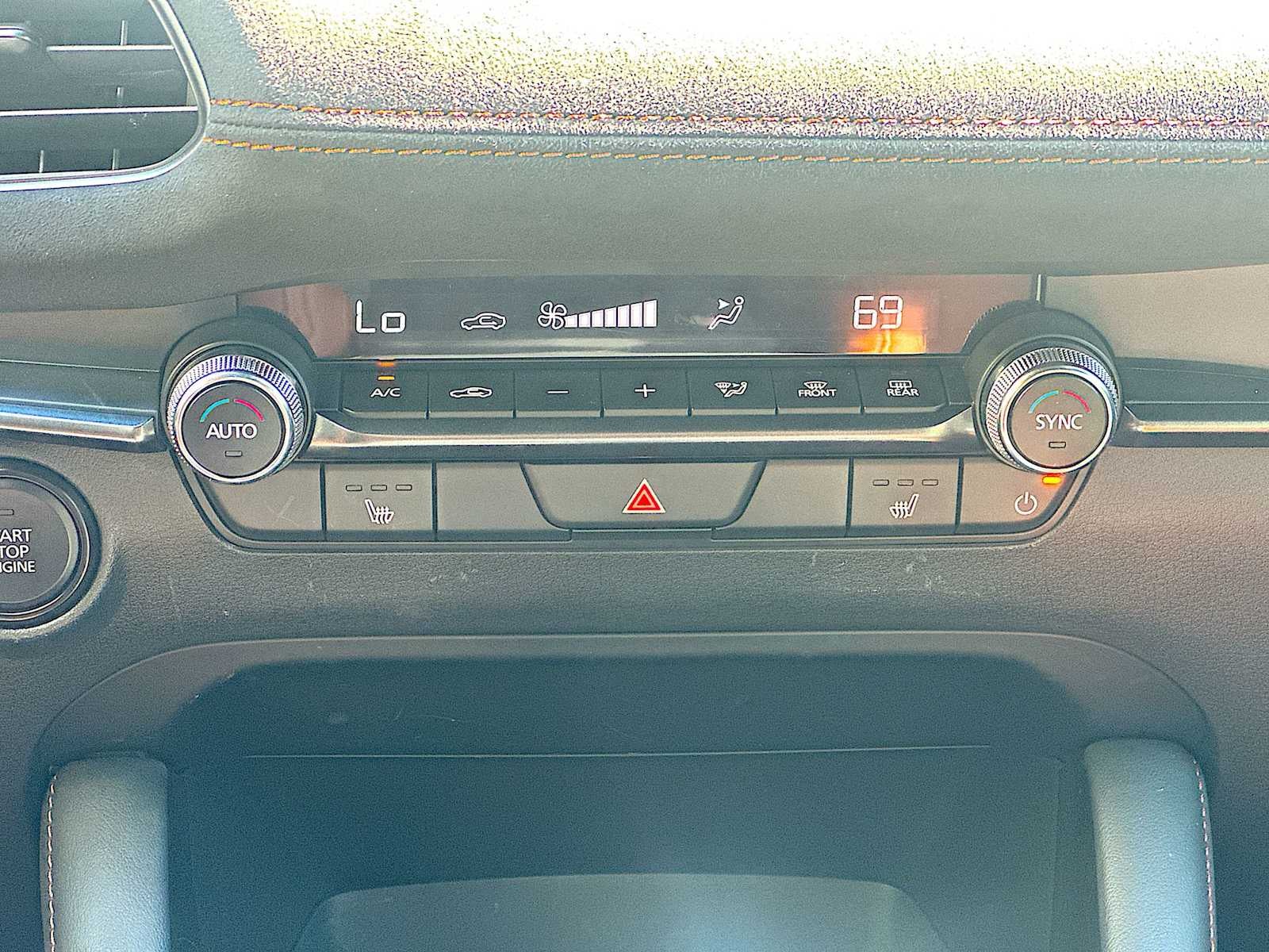 2024 Mazda Mazda3 Hatchback 2.5 Carbon Turbo