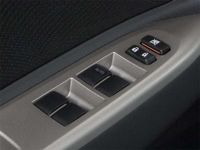 2010 Toyota Yaris 4dr Sdn Man (Natl)