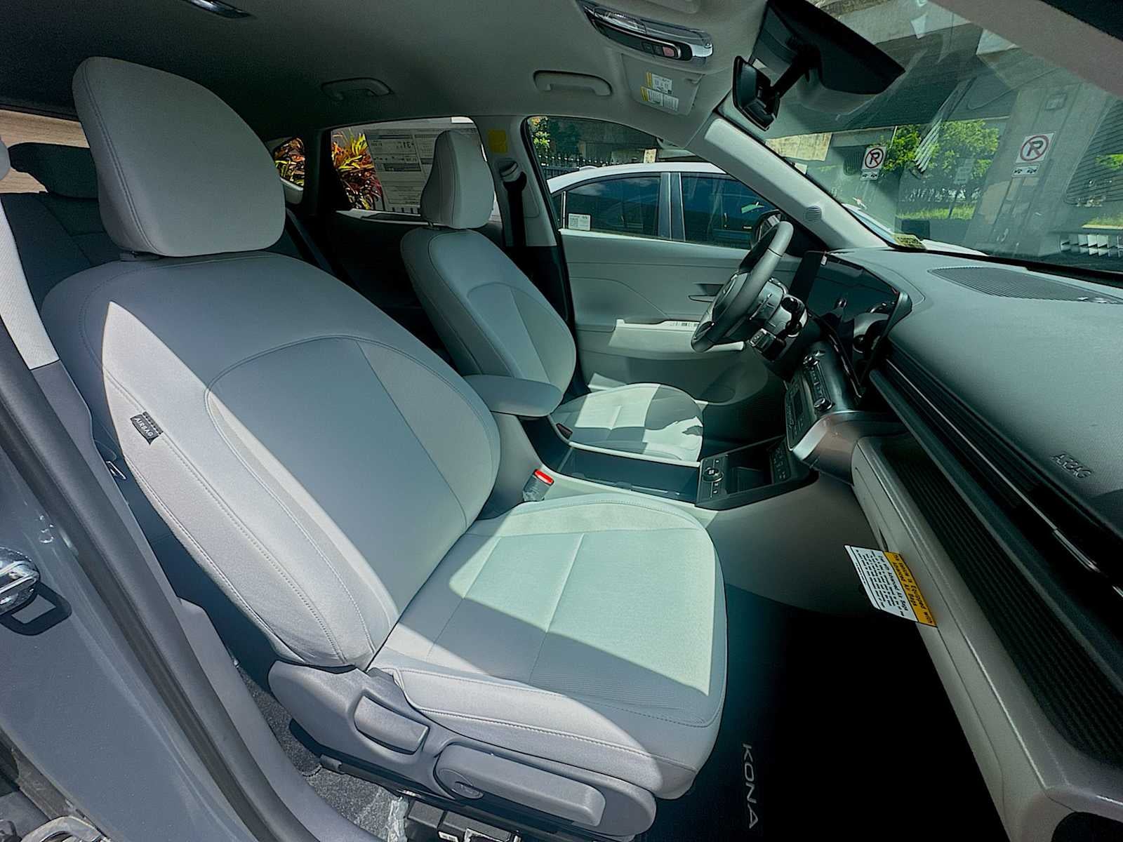2025 Hyundai Kona SEL Convenience - Photo 16