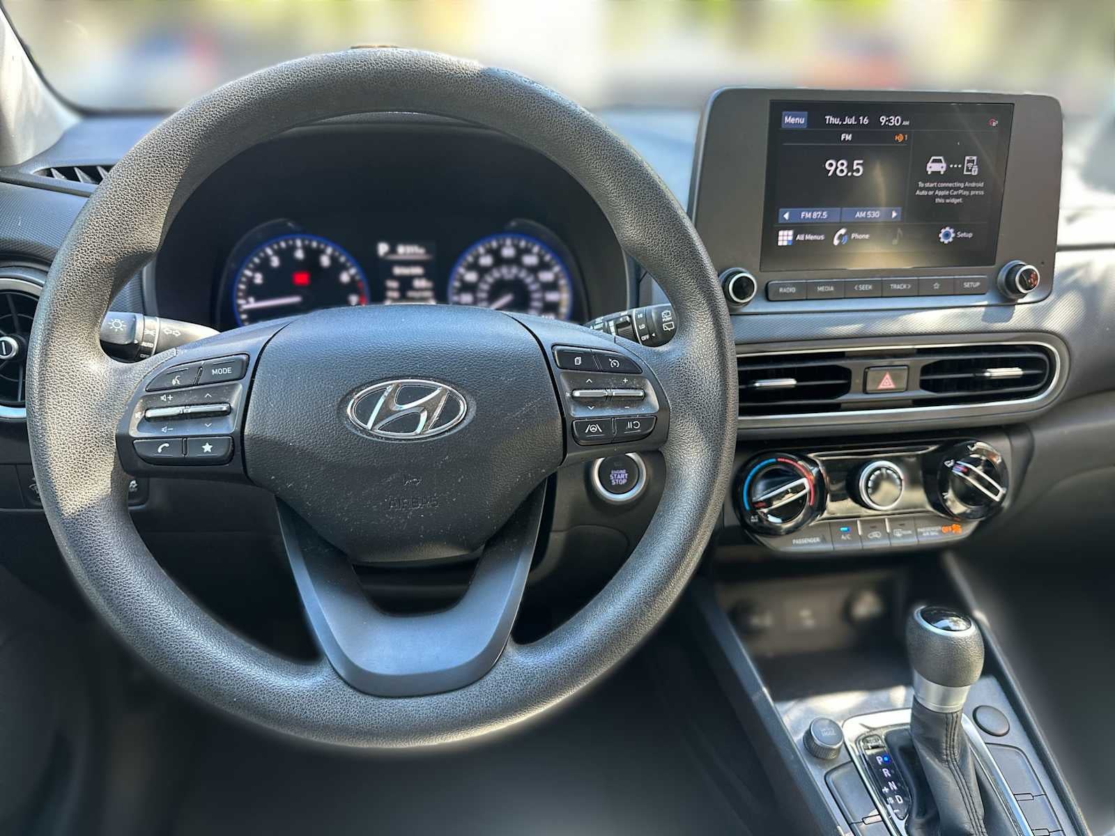 2022 Hyundai KONA SEL