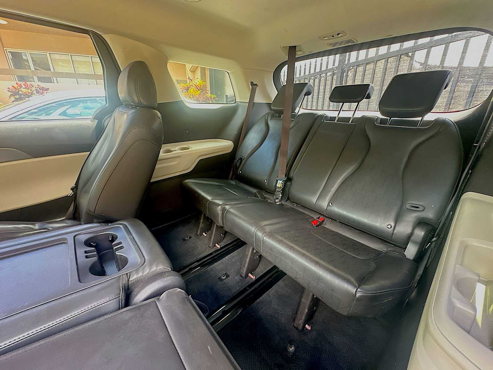 2022 Kia Carnival LX Seat Pkg - Photo 24