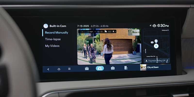 2026 Hyundai Palisade infotainment touchscreen with rear camera display